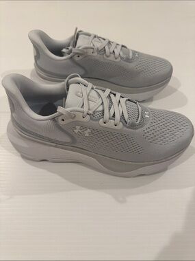 Under Armour Infinite Pro 2 Women Size 8.5 New with Box!!